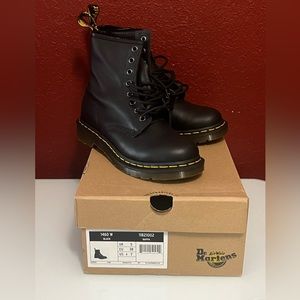 Dr. Martens NEW  women’s size 7